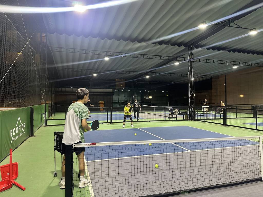 Dink Lab hiện có lớp Pickleball cơ bản vào buổi tối tại khu vực Tây Hồ