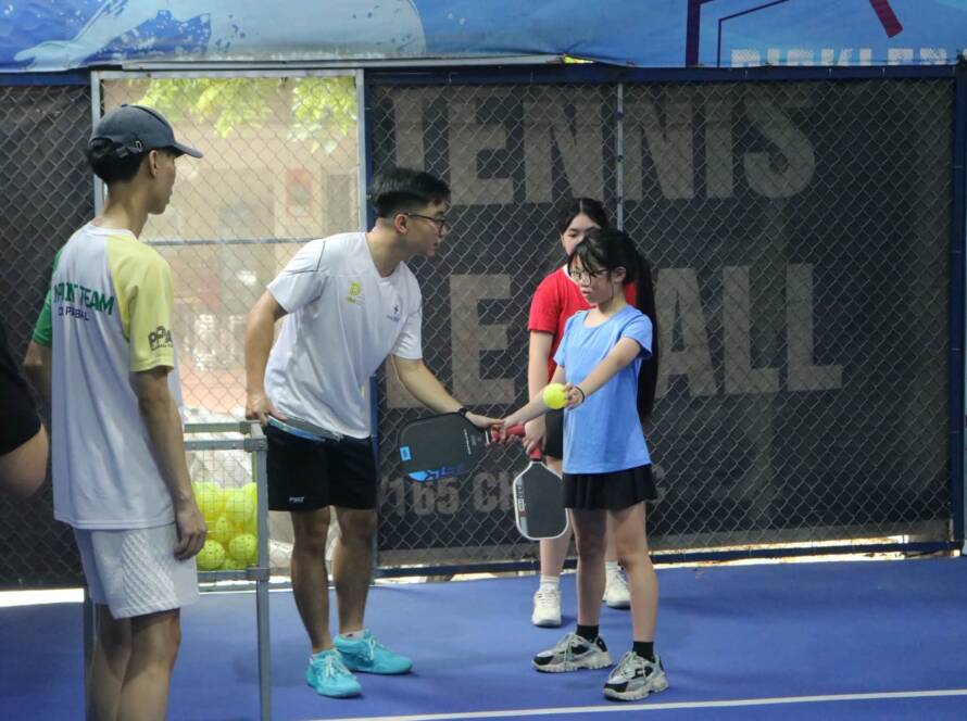 Học Pickleball Hà Nội cho người mới năm 2026
