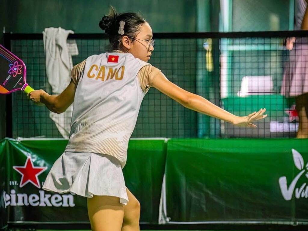 Trần Huy Bảo Châu trên sân Pickleball