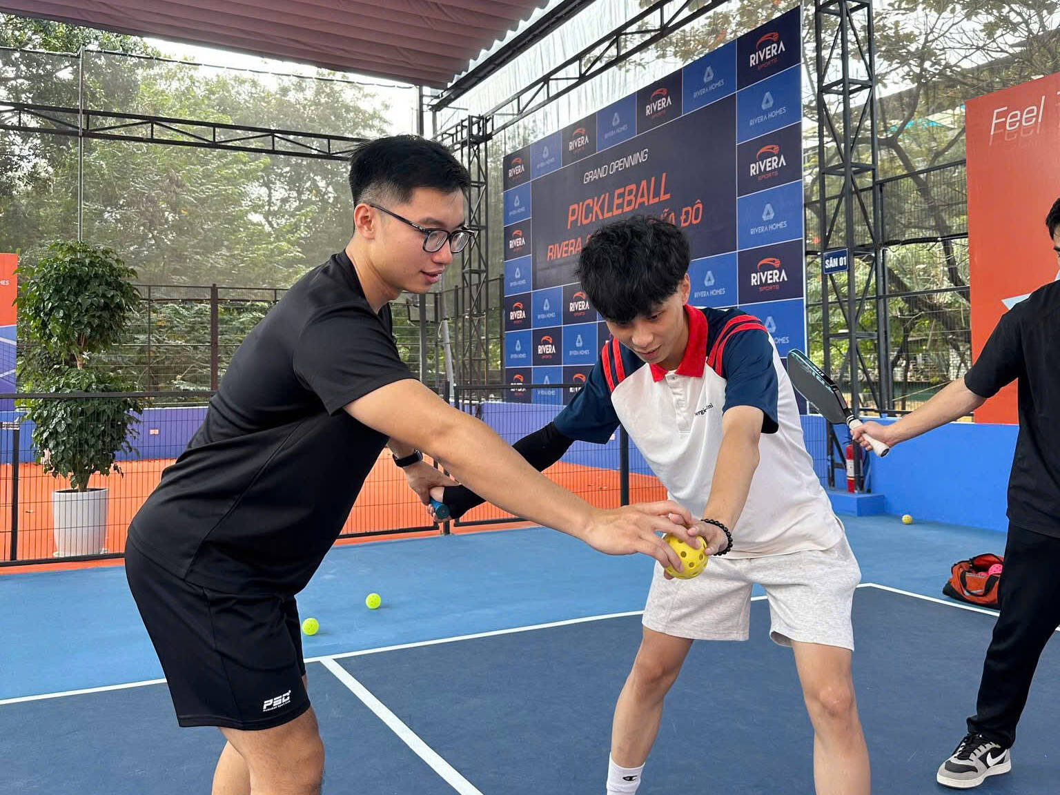 HLV hướng dẫn kỹ thuật Pickleball cơ bản cho học viên mới