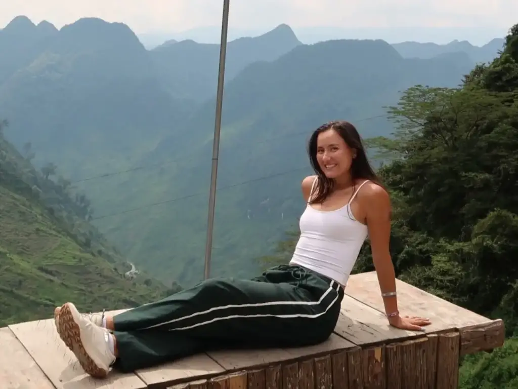 Anna Bright trong chuyến đi Việt Nam