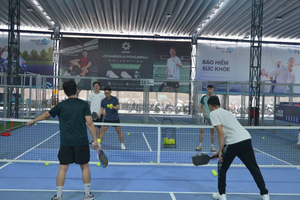 Coach Dink Lab hướng dẫn học Pickleball Thanh Xuân