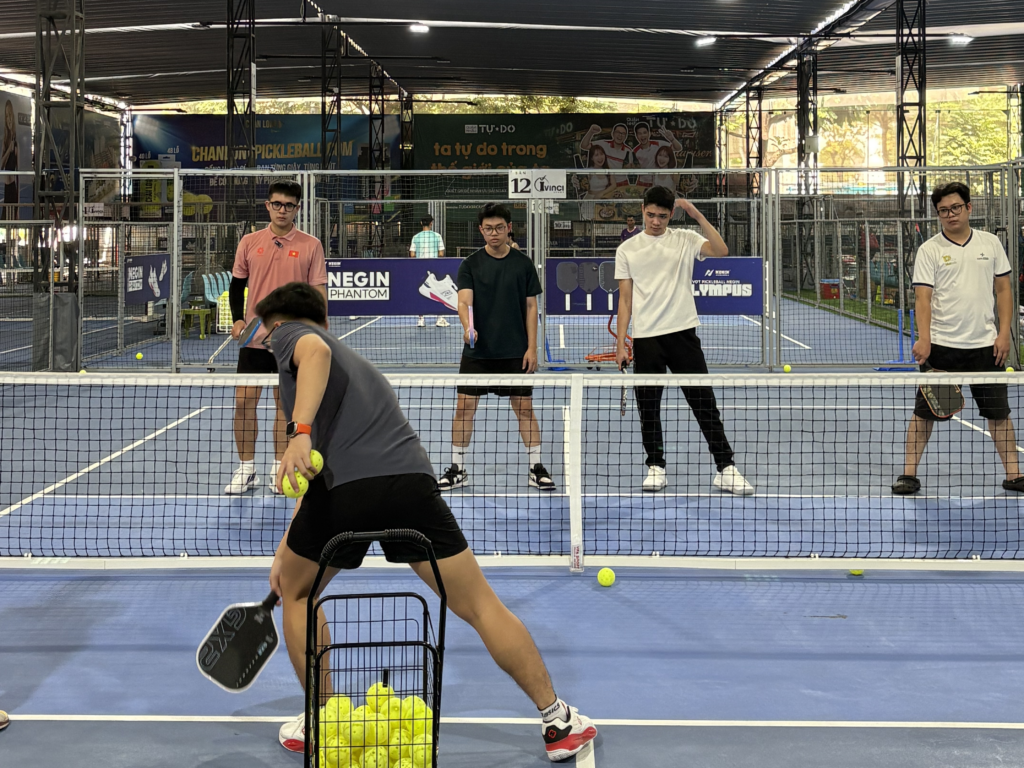 
Học Pickleball từ con số 0 tại Dink Lab
